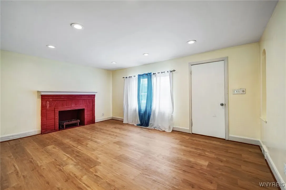 321 Eggert Road, Cheektowaga, New York 14215, Cheektowaga, New York 14215, 4 Bedrooms Bedrooms, 7 Rooms Rooms,1 BathroomBathrooms,Residential Lease,For Rent,321 Eggert Road, Cheektowaga, New York 14215,B1621628