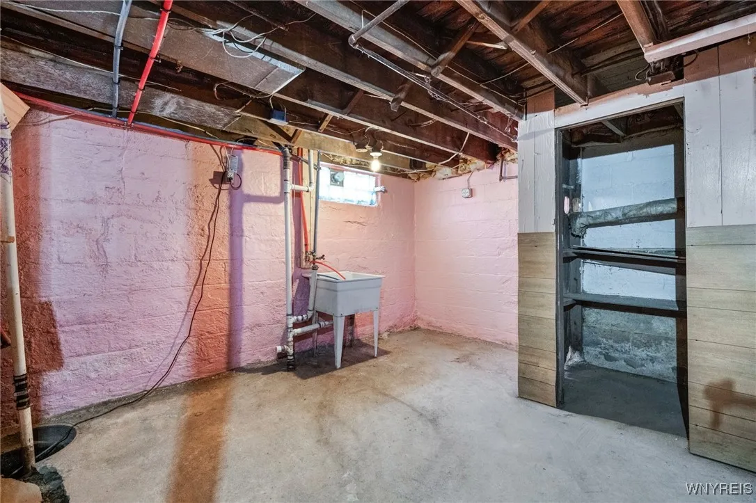 321 Eggert Road, Cheektowaga, New York 14215, Cheektowaga, New York 14215, 4 Bedrooms Bedrooms, 7 Rooms Rooms,1 BathroomBathrooms,Residential Lease,For Rent,321 Eggert Road, Cheektowaga, New York 14215,B1621628