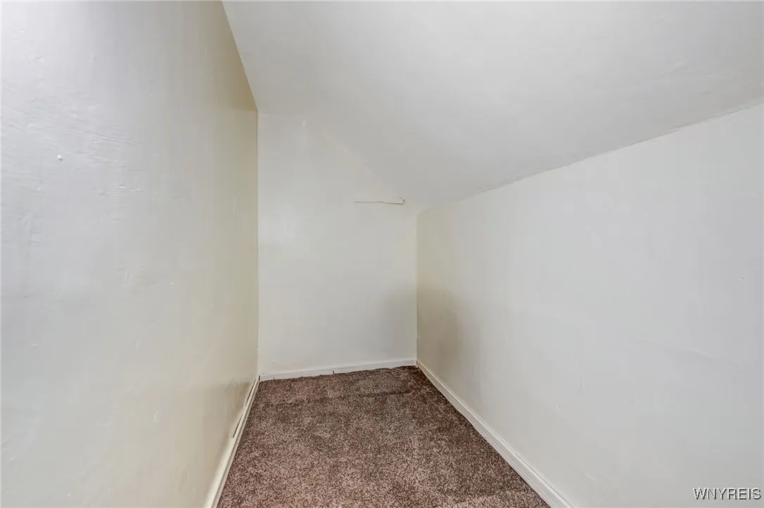 321 Eggert Road, Cheektowaga, New York 14215, Cheektowaga, New York 14215, 4 Bedrooms Bedrooms, 7 Rooms Rooms,1 BathroomBathrooms,Residential Lease,For Rent,321 Eggert Road, Cheektowaga, New York 14215,B1621628