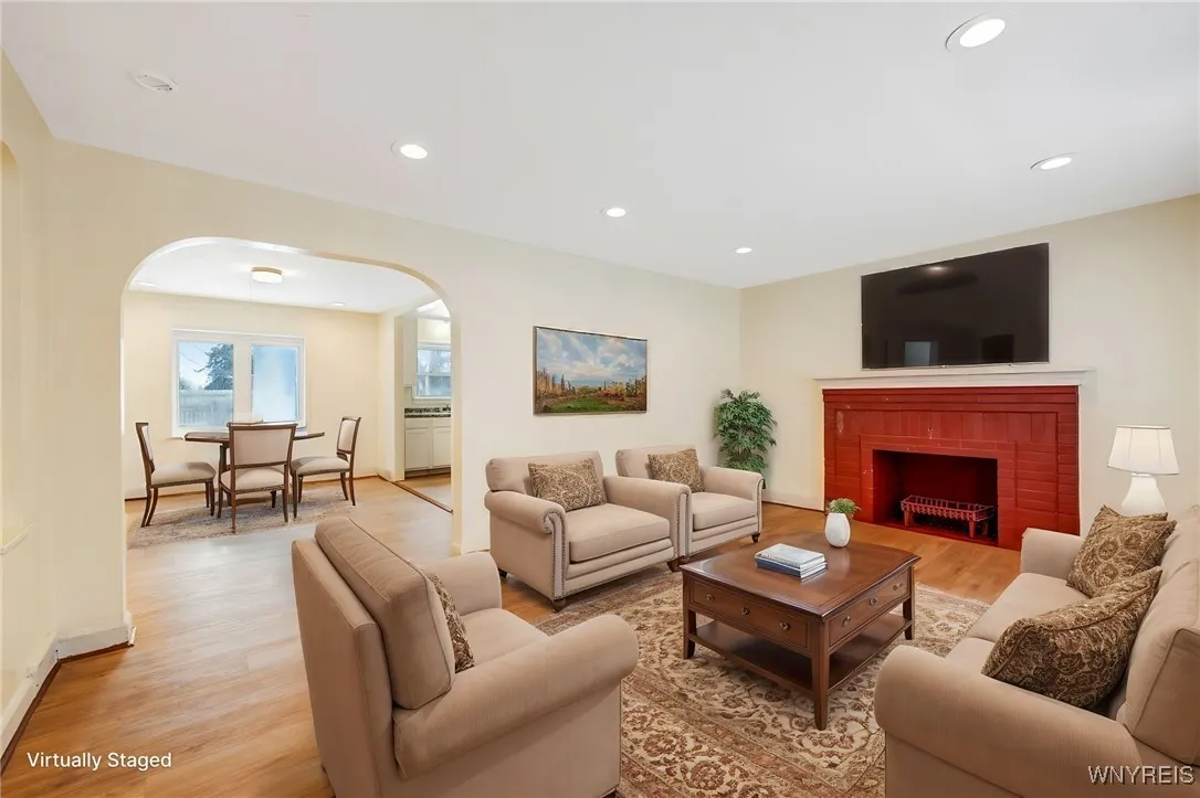 321 Eggert Road, Cheektowaga, New York 14215, Cheektowaga, New York 14215, 4 Bedrooms Bedrooms, 7 Rooms Rooms,1 BathroomBathrooms,Residential Lease,For Rent,321 Eggert Road, Cheektowaga, New York 14215,B1621628