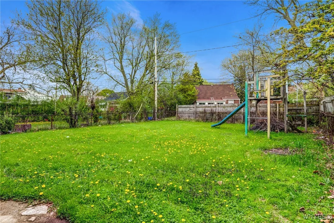 321 Eggert Road, Cheektowaga, New York 14215, Cheektowaga, New York 14215, 4 Bedrooms Bedrooms, 7 Rooms Rooms,1 BathroomBathrooms,Residential Lease,For Rent,321 Eggert Road, Cheektowaga, New York 14215,B1621628