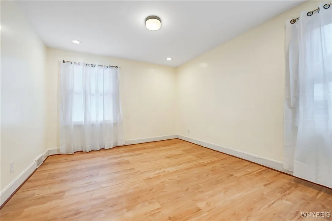 321 Eggert Road, Cheektowaga, New York 14215, Cheektowaga, New York 14215, 4 Bedrooms Bedrooms, 7 Rooms Rooms,1 BathroomBathrooms,Residential Lease,For Rent,321 Eggert Road, Cheektowaga, New York 14215,B1621628