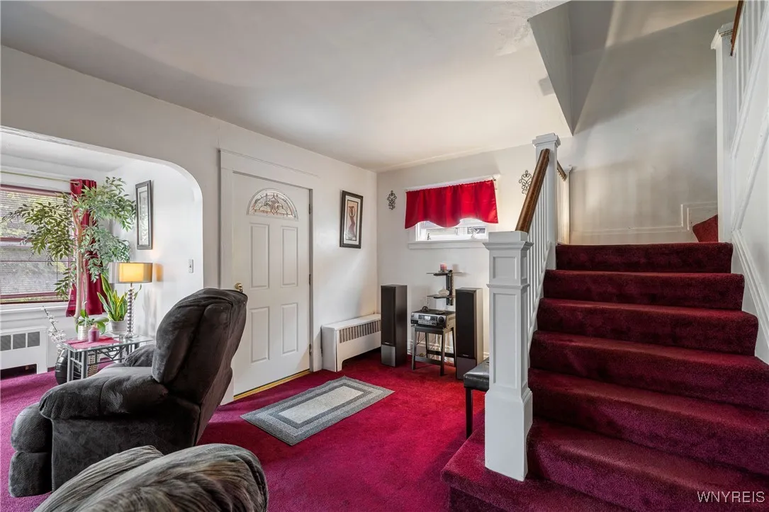 305 Warwick Ave Avenue, Buffalo, New York 14215, Buffalo, New York 14215, 5 Bedrooms Bedrooms, 8 Rooms Rooms,1 BathroomBathrooms,Residential,For Sale,305 Warwick Ave Avenue, Buffalo, New York 14215,B1621457