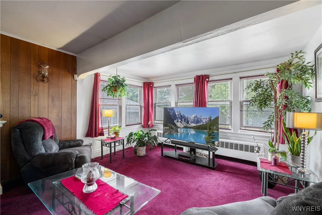 305 Warwick Ave Avenue, Buffalo, New York 14215, Buffalo, New York 14215, 5 Bedrooms Bedrooms, 8 Rooms Rooms,1 BathroomBathrooms,Residential,For Sale,305 Warwick Ave Avenue, Buffalo, New York 14215,B1621457