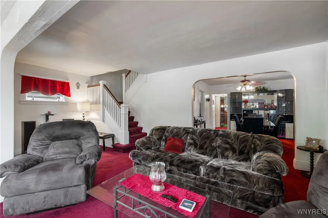 305 Warwick Ave Avenue, Buffalo, New York 14215, Buffalo, New York 14215, 5 Bedrooms Bedrooms, 8 Rooms Rooms,1 BathroomBathrooms,Residential,For Sale,305 Warwick Ave Avenue, Buffalo, New York 14215,B1621457