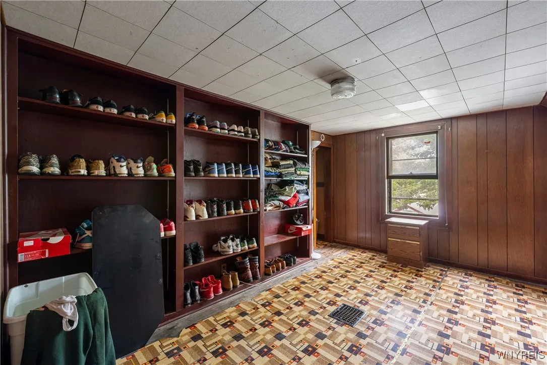 305 Warwick Ave Avenue, Buffalo, New York 14215, Buffalo, New York 14215, 5 Bedrooms Bedrooms, 8 Rooms Rooms,1 BathroomBathrooms,Residential,For Sale,305 Warwick Ave Avenue, Buffalo, New York 14215,B1621457