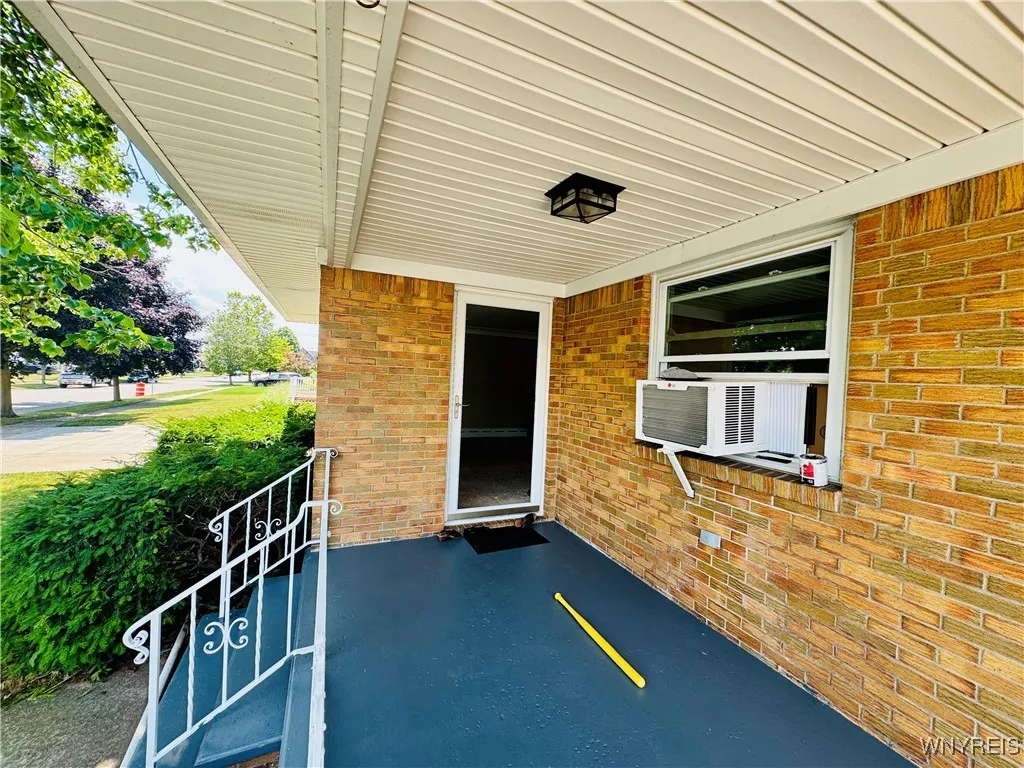 268 Cass Avenue, Cheektowaga, New York 14206, Cheektowaga, New York 14206, 3 Bedrooms Bedrooms, 5 Rooms Rooms,2 BathroomsBathrooms,Residential Lease,For Rent,268 Cass Avenue, Cheektowaga, New York 14206,B1621881