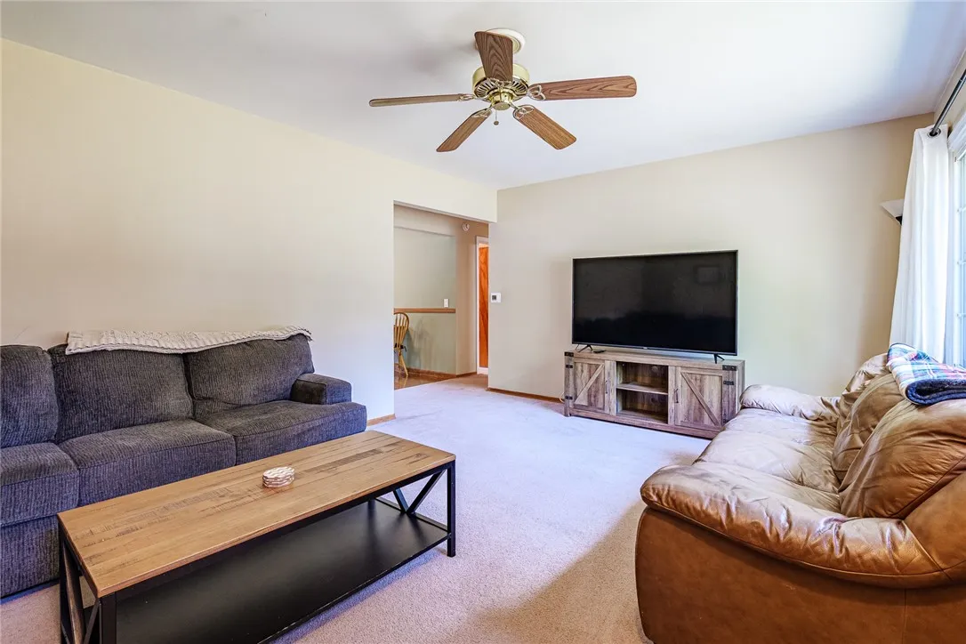 838 Chestnut Bend, Webster, New York 14580, Webster, New York 14580, 3 Bedrooms Bedrooms, 7 Rooms Rooms,2 BathroomsBathrooms,Residential,For Sale,838 Chestnut Bend, Webster, New York 14580,R1621186
