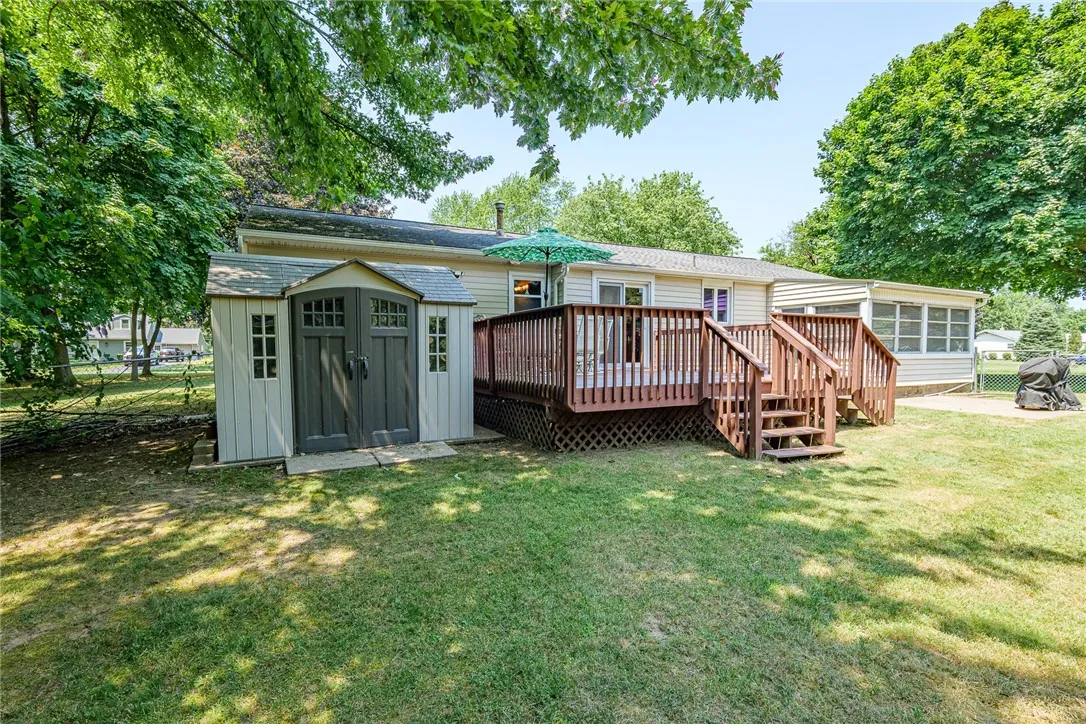 838 Chestnut Bend, Webster, New York 14580, Webster, New York 14580, 3 Bedrooms Bedrooms, 7 Rooms Rooms,2 BathroomsBathrooms,Residential,For Sale,838 Chestnut Bend, Webster, New York 14580,R1621186