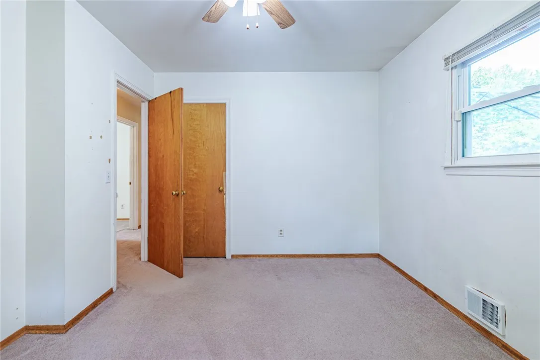 838 Chestnut Bend, Webster, New York 14580, Webster, New York 14580, 3 Bedrooms Bedrooms, 7 Rooms Rooms,2 BathroomsBathrooms,Residential,For Sale,838 Chestnut Bend, Webster, New York 14580,R1621186