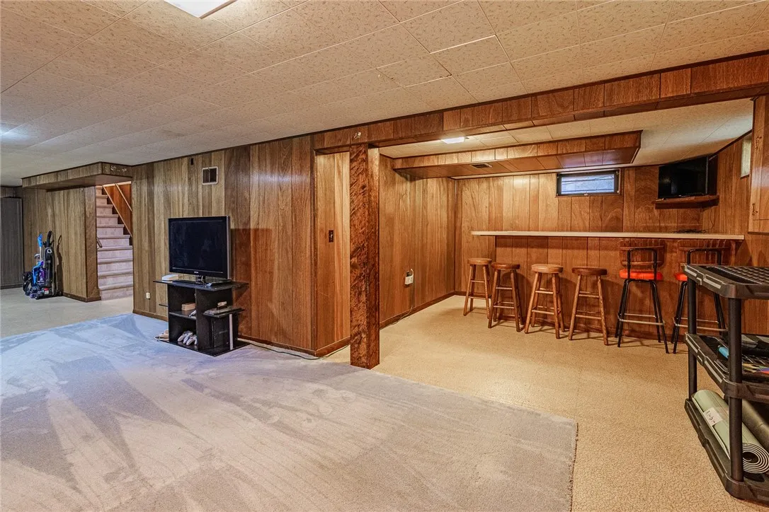838 Chestnut Bend, Webster, New York 14580, Webster, New York 14580, 3 Bedrooms Bedrooms, 7 Rooms Rooms,2 BathroomsBathrooms,Residential,For Sale,838 Chestnut Bend, Webster, New York 14580,R1621186