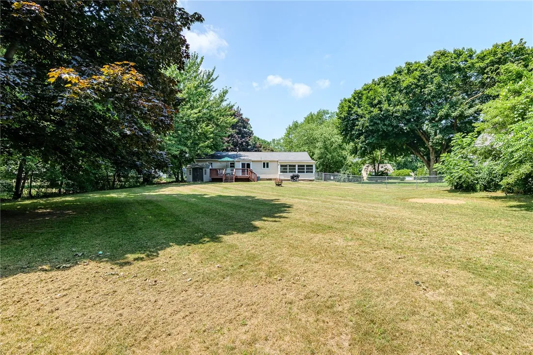 838 Chestnut Bend, Webster, New York 14580, Webster, New York 14580, 3 Bedrooms Bedrooms, 7 Rooms Rooms,2 BathroomsBathrooms,Residential,For Sale,838 Chestnut Bend, Webster, New York 14580,R1621186