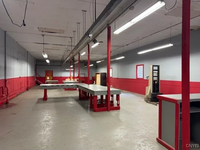 Large open canvas
