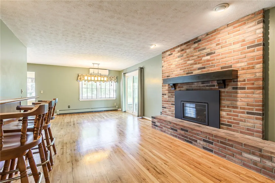 226 North Pearl Street, Canandaigua City, New York, Canandaigua City, New York 14424, 3 Bedrooms Bedrooms, 7 Rooms Rooms,1 BathroomBathrooms,Residential,For Sale,226 North Pearl Street, Canandaigua City, New York,R1621534