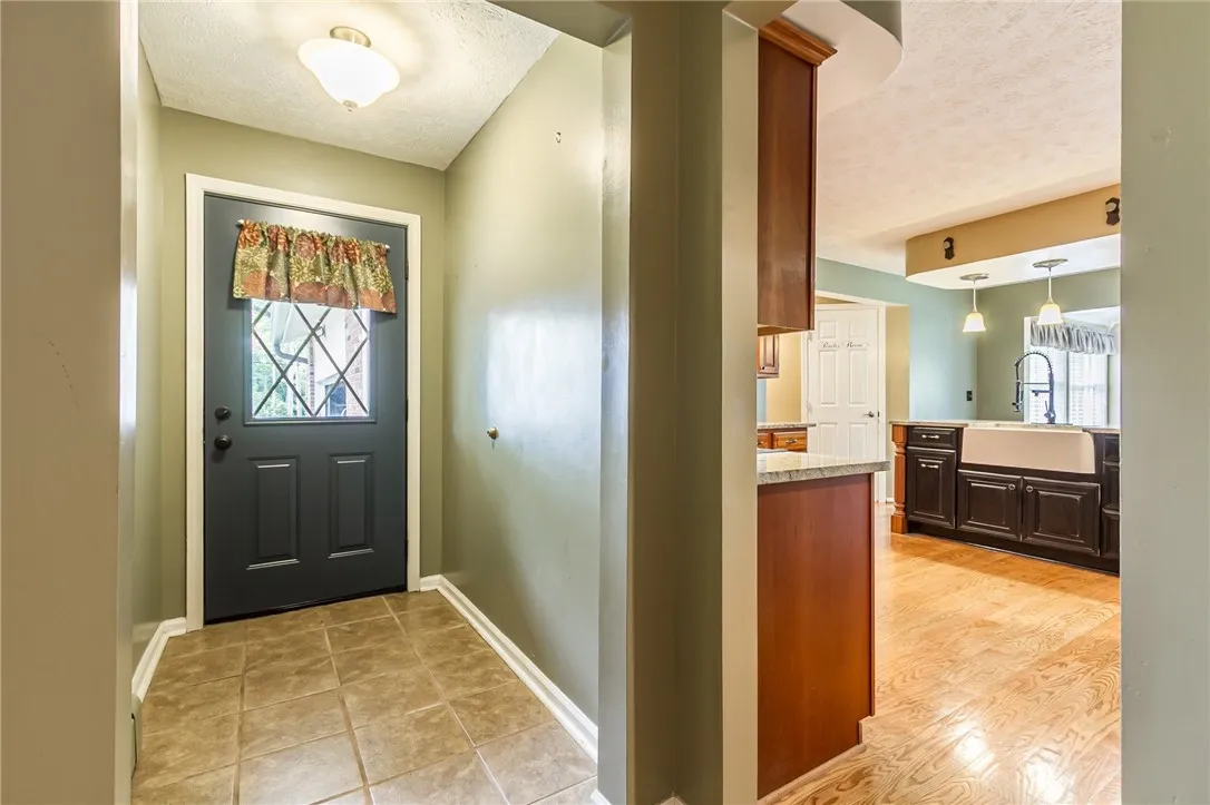 226 North Pearl Street, Canandaigua City, New York, Canandaigua City, New York 14424, 3 Bedrooms Bedrooms, 7 Rooms Rooms,1 BathroomBathrooms,Residential,For Sale,226 North Pearl Street, Canandaigua City, New York,R1621534