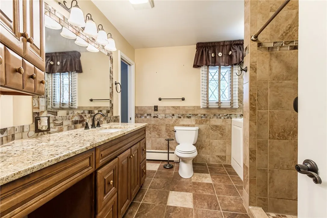 226 North Pearl Street, Canandaigua City, New York, Canandaigua City, New York 14424, 3 Bedrooms Bedrooms, 7 Rooms Rooms,1 BathroomBathrooms,Residential,For Sale,226 North Pearl Street, Canandaigua City, New York,R1621534