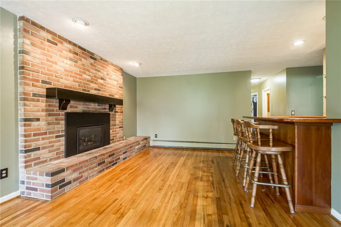 226 North Pearl Street, Canandaigua City, New York, Canandaigua City, New York 14424, 3 Bedrooms Bedrooms, 7 Rooms Rooms,1 BathroomBathrooms,Residential,For Sale,226 North Pearl Street, Canandaigua City, New York,R1621534