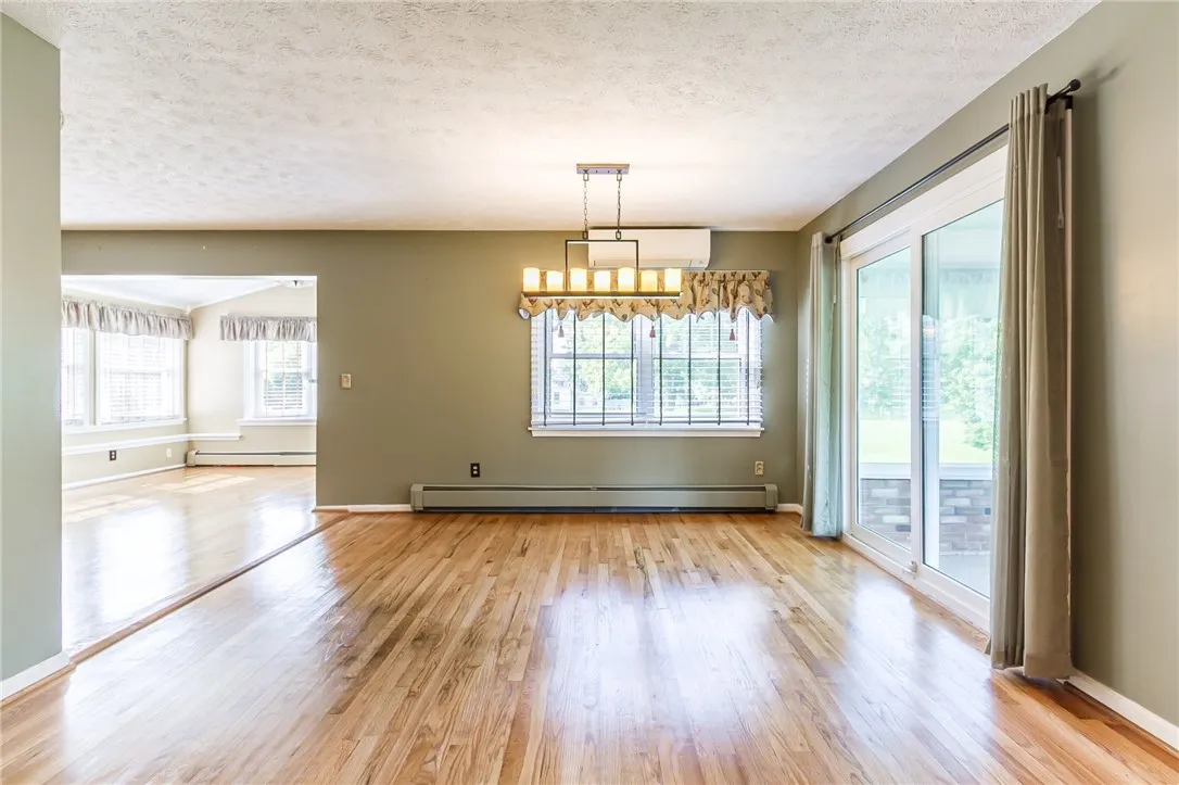 226 North Pearl Street, Canandaigua City, New York, Canandaigua City, New York 14424, 3 Bedrooms Bedrooms, 7 Rooms Rooms,1 BathroomBathrooms,Residential,For Sale,226 North Pearl Street, Canandaigua City, New York,R1621534