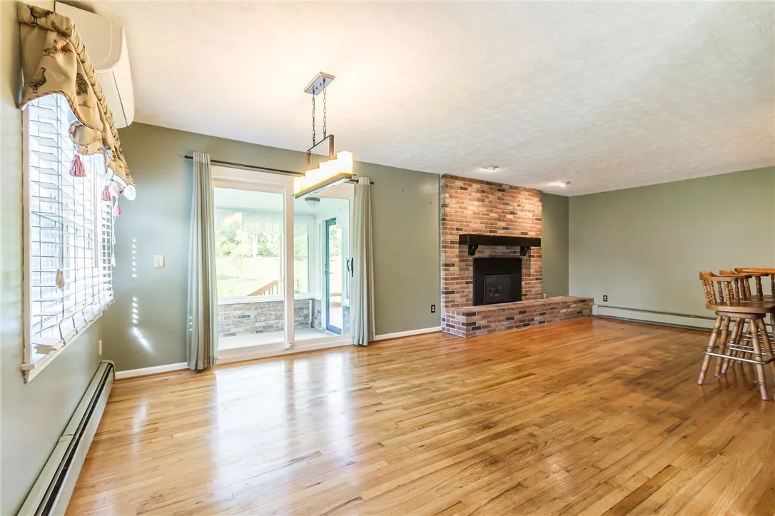 226 North Pearl Street, Canandaigua City, New York, Canandaigua City, New York 14424, 3 Bedrooms Bedrooms, 7 Rooms Rooms,1 BathroomBathrooms,Residential,For Sale,226 North Pearl Street, Canandaigua City, New York,R1621534