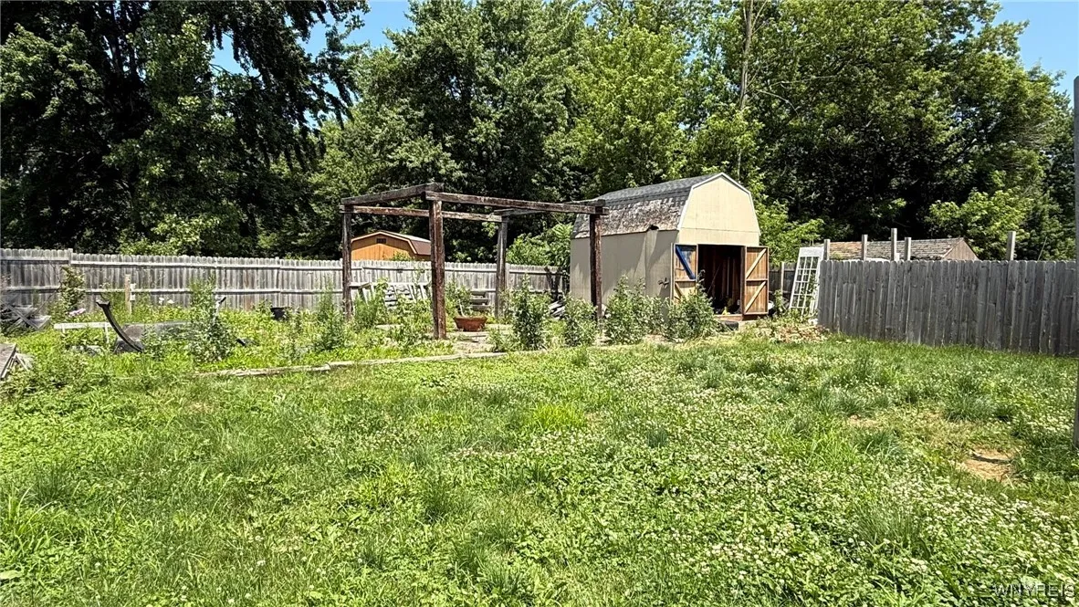 8713 Main Street, Somerset, New York 14012, Somerset, New York 14012, 3 Bedrooms Bedrooms, 8 Rooms Rooms,1 BathroomBathrooms,Residential,For Sale,8713 Main Street, Somerset, New York 14012,B1621594