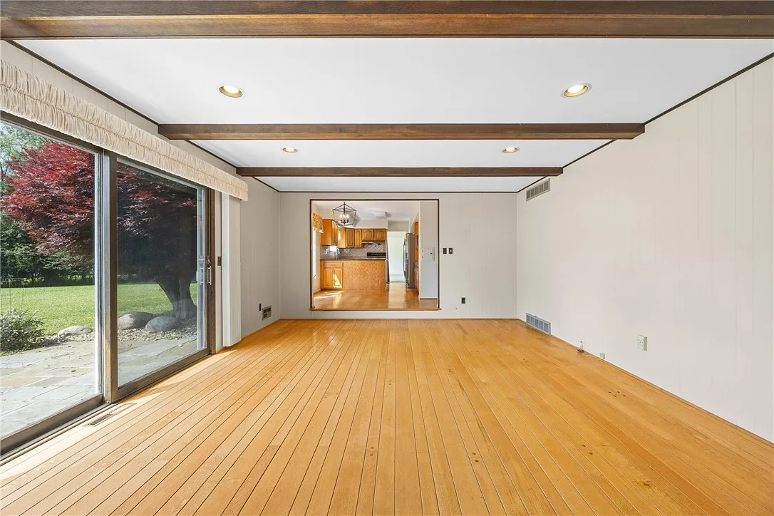 399 French Road, Pittsford, New York 14618, Pittsford, New York 14618, 4 Bedrooms Bedrooms, 9 Rooms Rooms,2 BathroomsBathrooms,Residential,For Sale,399 French Road, Pittsford, New York 14618,R1620579
