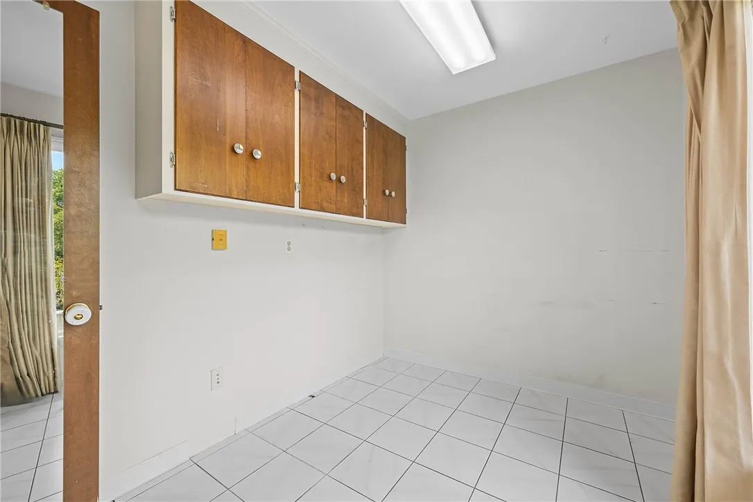 399 French Road, Pittsford, New York 14618, Pittsford, New York 14618, 4 Bedrooms Bedrooms, 9 Rooms Rooms,2 BathroomsBathrooms,Residential,For Sale,399 French Road, Pittsford, New York 14618,R1620579
