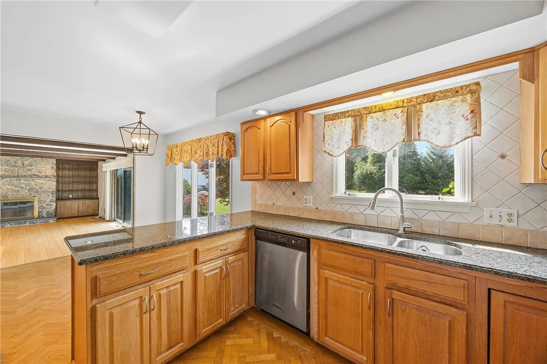 399 French Road, Pittsford, New York 14618, Pittsford, New York 14618, 4 Bedrooms Bedrooms, 9 Rooms Rooms,2 BathroomsBathrooms,Residential,For Sale,399 French Road, Pittsford, New York 14618,R1620579