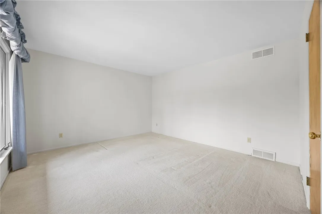 399 French Road, Pittsford, New York 14618, Pittsford, New York 14618, 4 Bedrooms Bedrooms, 9 Rooms Rooms,2 BathroomsBathrooms,Residential,For Sale,399 French Road, Pittsford, New York 14618,R1620579