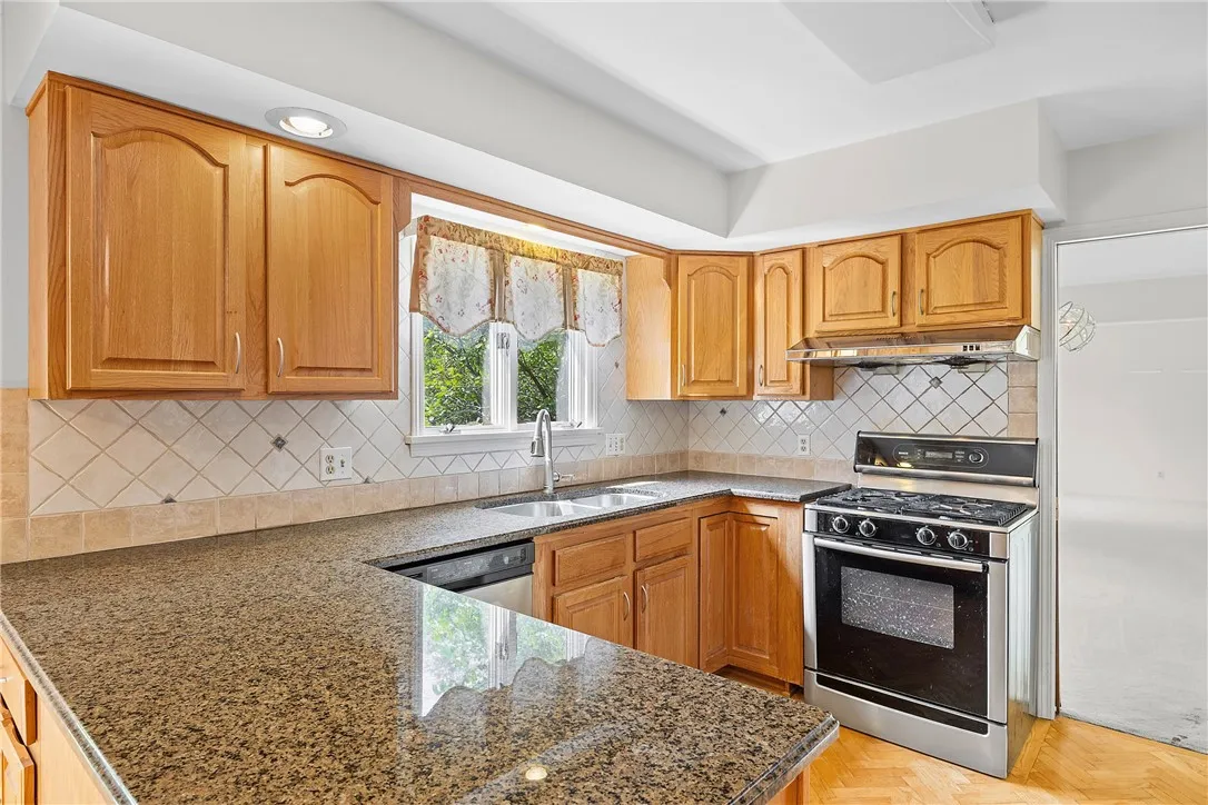 399 French Road, Pittsford, New York 14618, Pittsford, New York 14618, 4 Bedrooms Bedrooms, 9 Rooms Rooms,2 BathroomsBathrooms,Residential,For Sale,399 French Road, Pittsford, New York 14618,R1620579