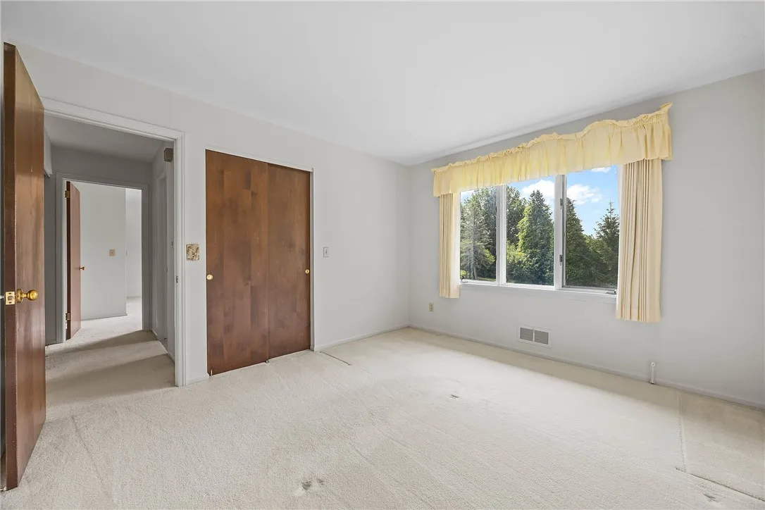 399 French Road, Pittsford, New York 14618, Pittsford, New York 14618, 4 Bedrooms Bedrooms, 9 Rooms Rooms,2 BathroomsBathrooms,Residential,For Sale,399 French Road, Pittsford, New York 14618,R1620579
