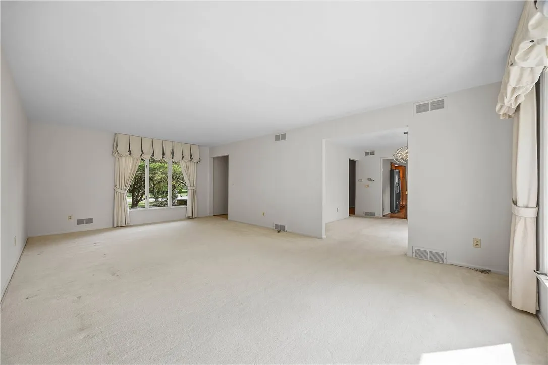 399 French Road, Pittsford, New York 14618, Pittsford, New York 14618, 4 Bedrooms Bedrooms, 9 Rooms Rooms,2 BathroomsBathrooms,Residential,For Sale,399 French Road, Pittsford, New York 14618,R1620579