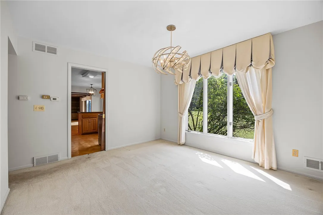 399 French Road, Pittsford, New York 14618, Pittsford, New York 14618, 4 Bedrooms Bedrooms, 9 Rooms Rooms,2 BathroomsBathrooms,Residential,For Sale,399 French Road, Pittsford, New York 14618,R1620579