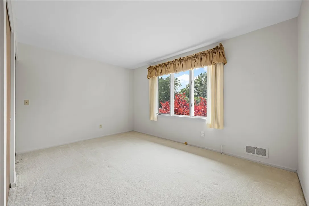 399 French Road, Pittsford, New York 14618, Pittsford, New York 14618, 4 Bedrooms Bedrooms, 9 Rooms Rooms,2 BathroomsBathrooms,Residential,For Sale,399 French Road, Pittsford, New York 14618,R1620579