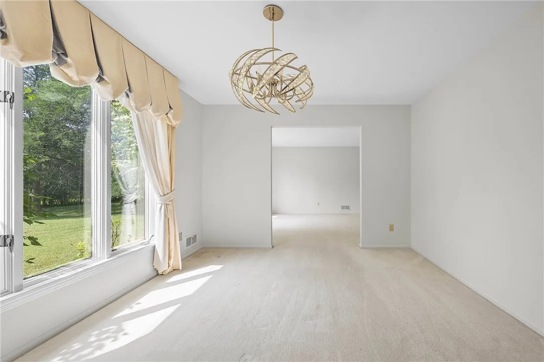 399 French Road, Pittsford, New York 14618, Pittsford, New York 14618, 4 Bedrooms Bedrooms, 9 Rooms Rooms,2 BathroomsBathrooms,Residential,For Sale,399 French Road, Pittsford, New York 14618,R1620579