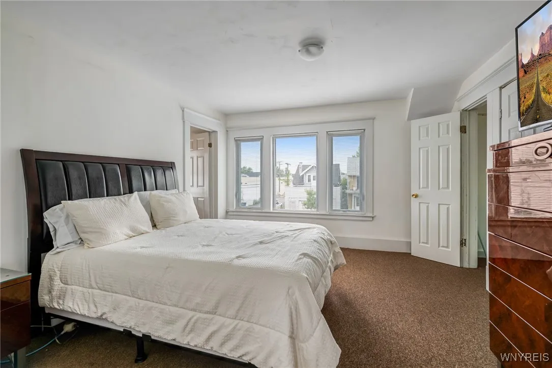 1143 Kensington Avenue, Buffalo, New York 14215, Buffalo, New York 14215, 4 Bedrooms Bedrooms, 7 Rooms Rooms,1 BathroomBathrooms,Residential,For Sale,1143 Kensington Avenue, Buffalo, New York 14215,B1621895