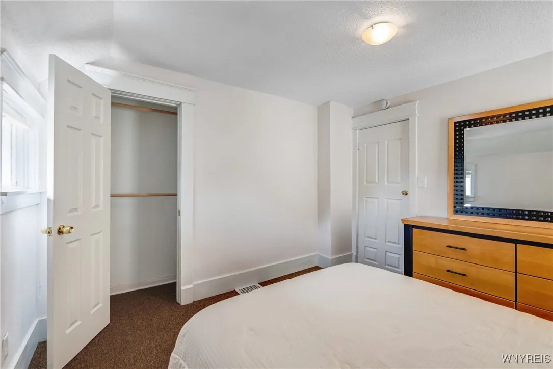 1143 Kensington Avenue, Buffalo, New York 14215, Buffalo, New York 14215, 4 Bedrooms Bedrooms, 7 Rooms Rooms,1 BathroomBathrooms,Residential,For Sale,1143 Kensington Avenue, Buffalo, New York 14215,B1621895