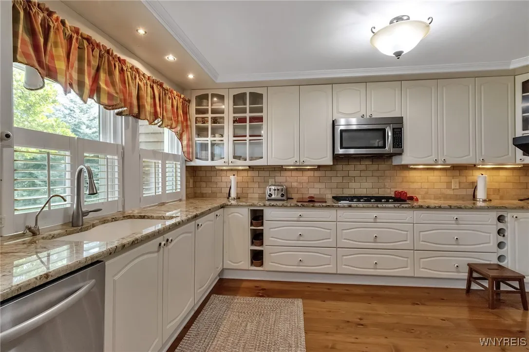 7110 Lake Shore Road, Evans, New York 14047, Evans, New York 14047, 6 Bedrooms Bedrooms, 13 Rooms Rooms,5 BathroomsBathrooms,Residential,For Sale,7110 Lake Shore Road, Evans, New York 14047,B1619866