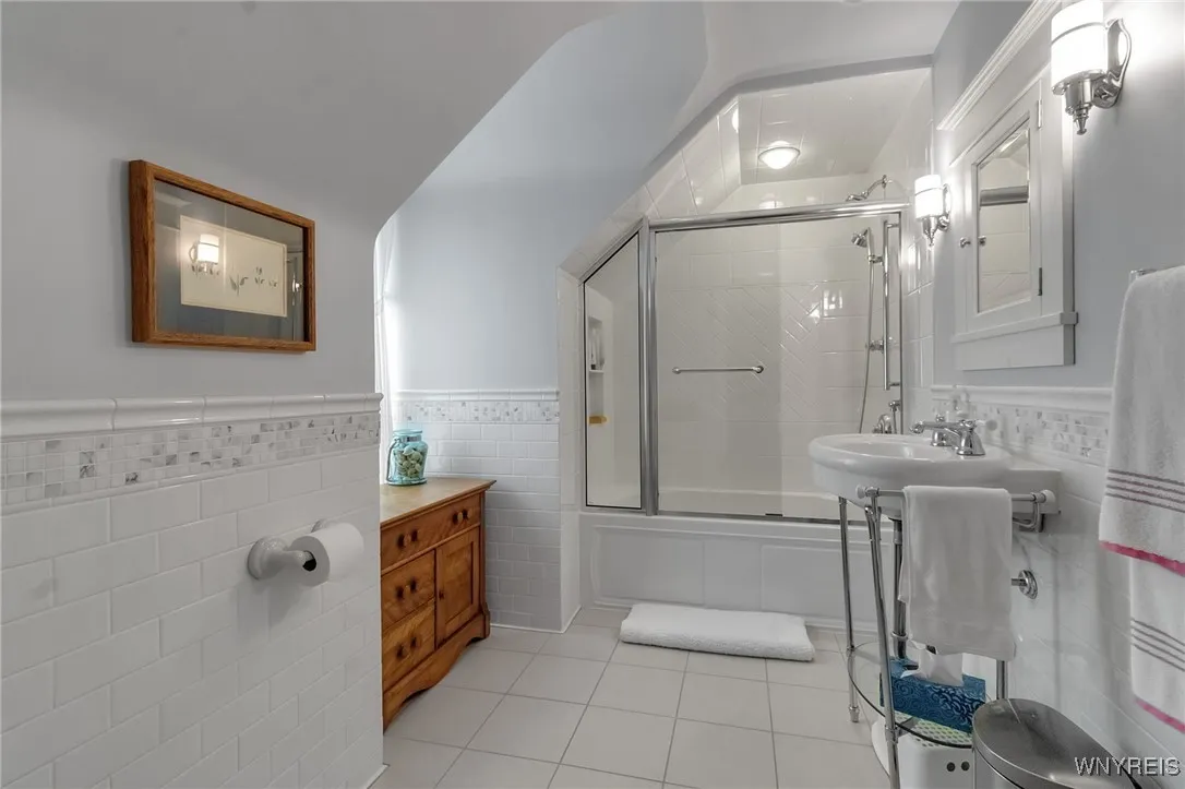 7110 Lake Shore Road, Evans, New York 14047, Evans, New York 14047, 6 Bedrooms Bedrooms, 13 Rooms Rooms,5 BathroomsBathrooms,Residential,For Sale,7110 Lake Shore Road, Evans, New York 14047,B1619866