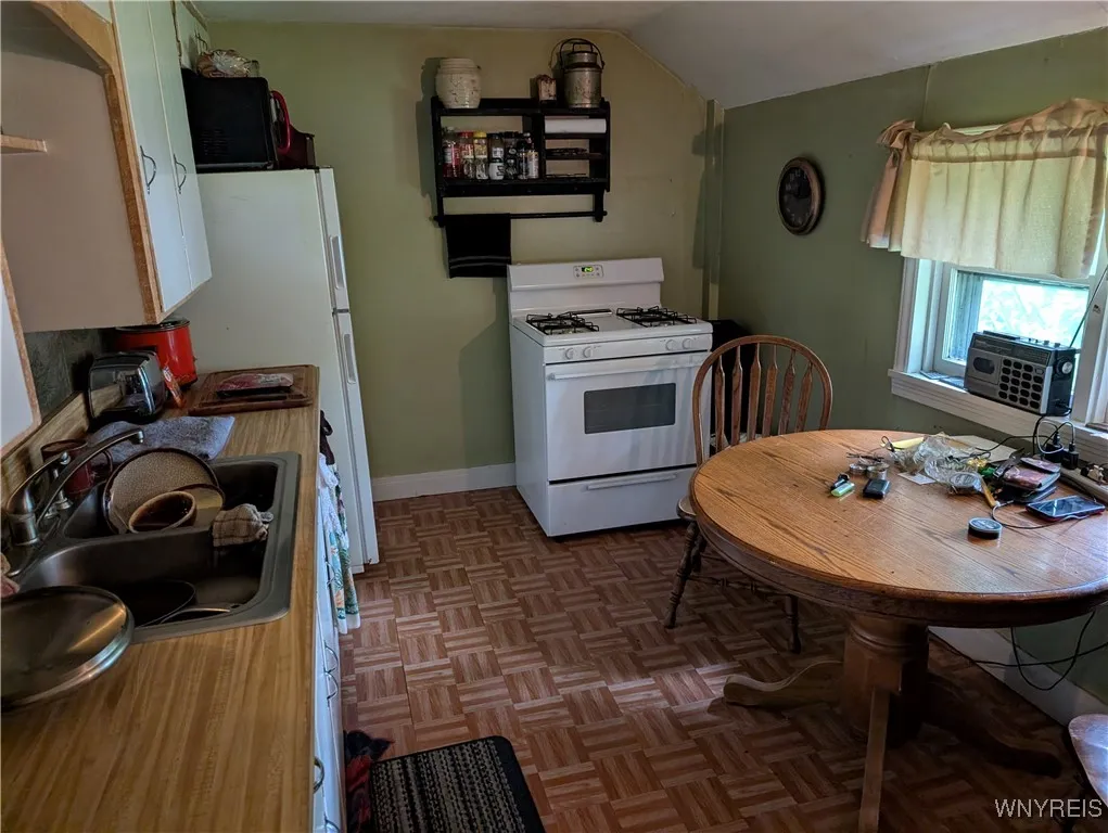 218 Sargent Road, Bennington, New York 14037, Bennington, New York 14037, 3 Bedrooms Bedrooms, ,2 BathroomsBathrooms,Residential,For Sale,218 Sargent Road, Bennington, New York 14037,B1621610