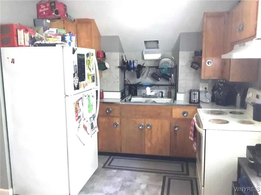 25 Fernwood Avenue, West Seneca, New York 14206, West Seneca, New York 14206, 4 Bedrooms Bedrooms, ,2 BathroomsBathrooms,Residential,For Sale,25 Fernwood Avenue, West Seneca, New York 14206,B1617629