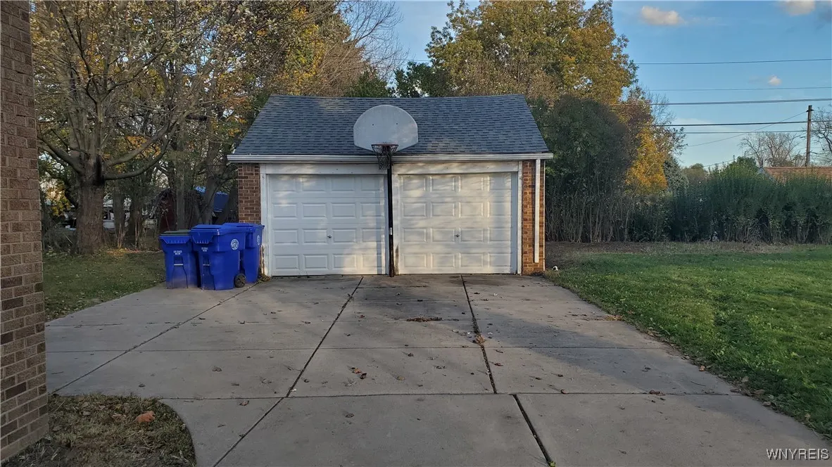 25 Fernwood Avenue, West Seneca, New York 14206, West Seneca, New York 14206, 4 Bedrooms Bedrooms, ,2 BathroomsBathrooms,Residential,For Sale,25 Fernwood Avenue, West Seneca, New York 14206,B1617629