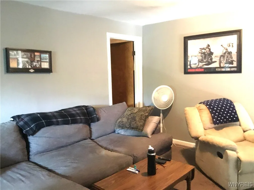 25 Fernwood Avenue, West Seneca, New York 14206, West Seneca, New York 14206, 4 Bedrooms Bedrooms, ,2 BathroomsBathrooms,Residential,For Sale,25 Fernwood Avenue, West Seneca, New York 14206,B1617629