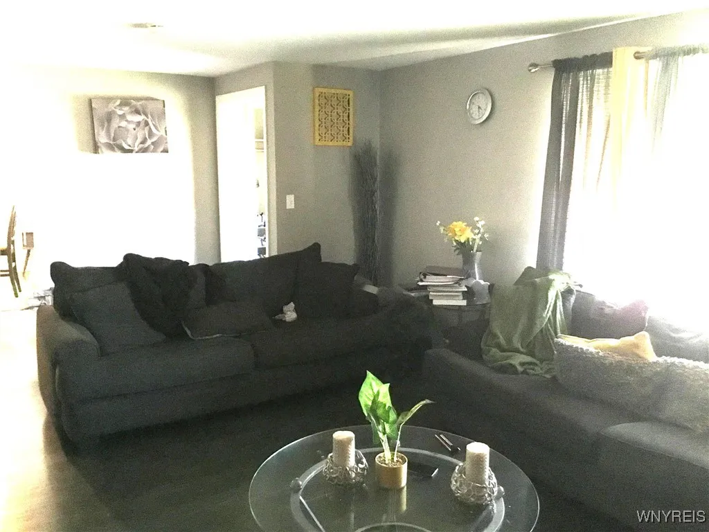 25 Fernwood Avenue, West Seneca, New York 14206, West Seneca, New York 14206, 4 Bedrooms Bedrooms, ,2 BathroomsBathrooms,Residential,For Sale,25 Fernwood Avenue, West Seneca, New York 14206,B1617629