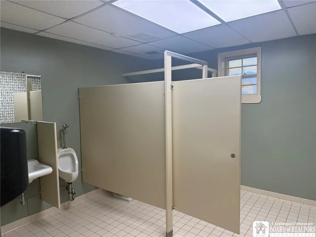 2 stall
