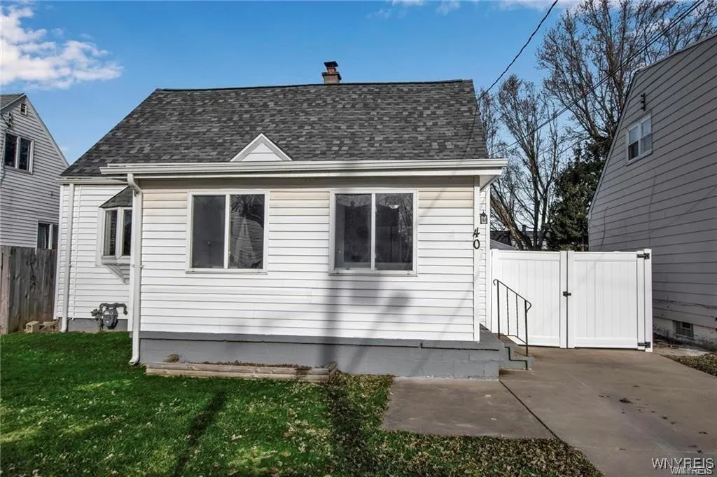 40 Remington Place, Buffalo, New York 14210, Buffalo, New York 14210, 3 Bedrooms Bedrooms, 7 Rooms Rooms,1 BathroomBathrooms,Residential,For Sale,40 Remington Place, Buffalo, New York 14210,B1621898