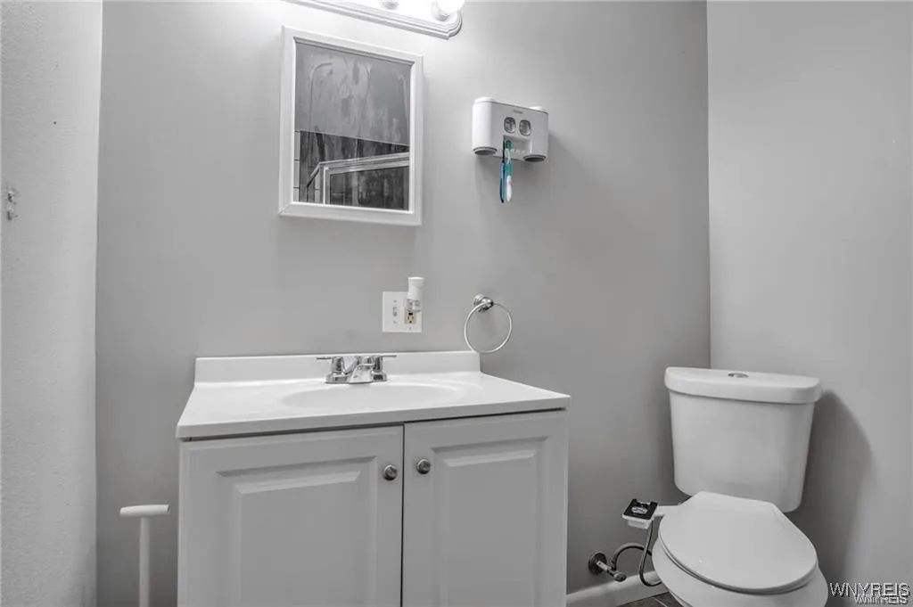 40 Remington Place, Buffalo, New York 14210, Buffalo, New York 14210, 3 Bedrooms Bedrooms, 7 Rooms Rooms,1 BathroomBathrooms,Residential,For Sale,40 Remington Place, Buffalo, New York 14210,B1621898