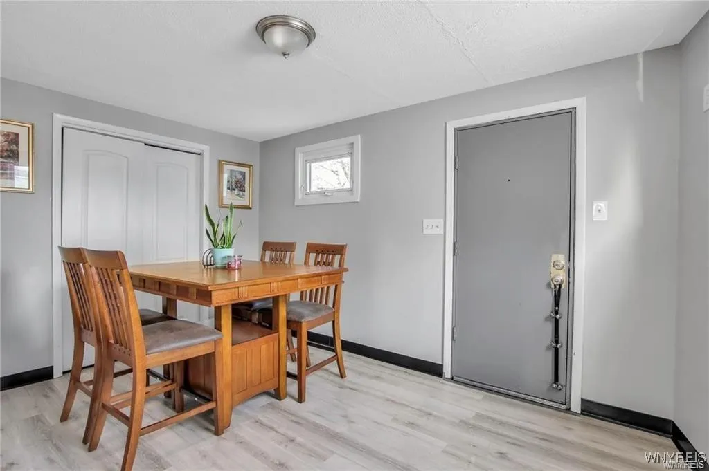 40 Remington Place, Buffalo, New York 14210, Buffalo, New York 14210, 3 Bedrooms Bedrooms, 7 Rooms Rooms,1 BathroomBathrooms,Residential,For Sale,40 Remington Place, Buffalo, New York 14210,B1621898