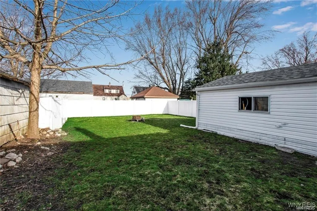 40 Remington Place, Buffalo, New York 14210, Buffalo, New York 14210, 3 Bedrooms Bedrooms, 7 Rooms Rooms,1 BathroomBathrooms,Residential,For Sale,40 Remington Place, Buffalo, New York 14210,B1621898