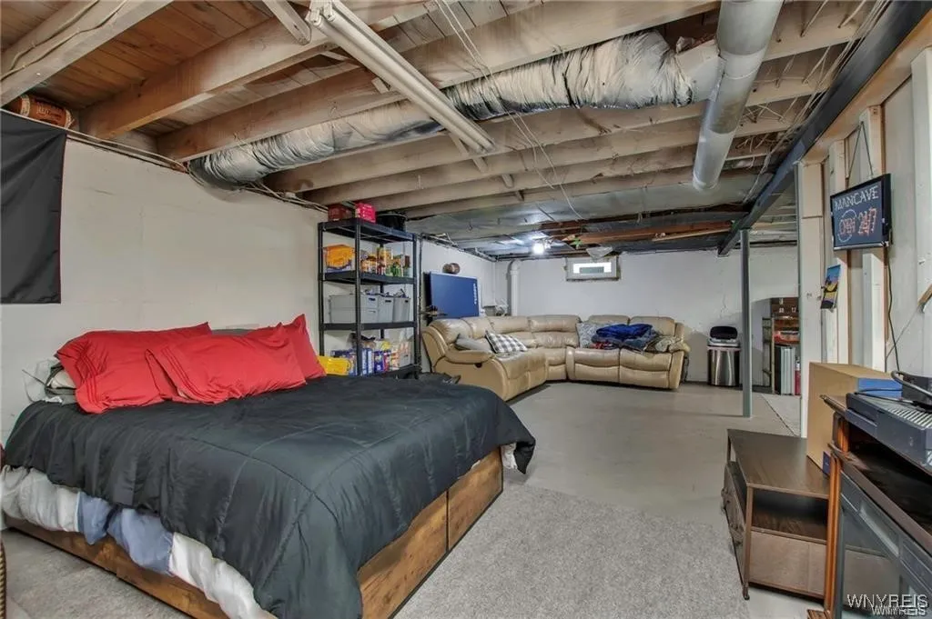 40 Remington Place, Buffalo, New York 14210, Buffalo, New York 14210, 3 Bedrooms Bedrooms, 7 Rooms Rooms,1 BathroomBathrooms,Residential,For Sale,40 Remington Place, Buffalo, New York 14210,B1621898