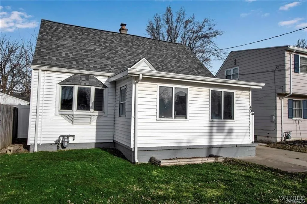 40 Remington Place, Buffalo, New York 14210, Buffalo, New York 14210, 3 Bedrooms Bedrooms, 7 Rooms Rooms,1 BathroomBathrooms,Residential,For Sale,40 Remington Place, Buffalo, New York 14210,B1621898